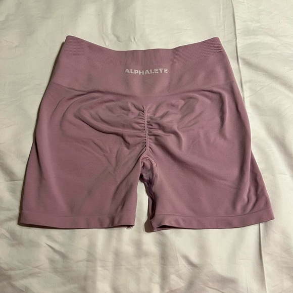 Alphalete Pants - Alphalete Amplify Shorts baby pink